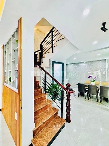 Nhà 4 x 13 đúc 1 trệt 3 lầu MẶT TIỀN đường số 4 phường 16 gò vấp 