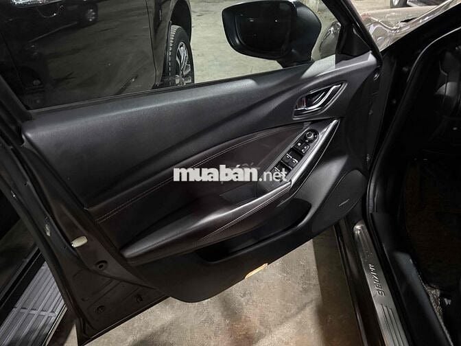 Mazda 6 2017 2.0 Premium - nhiều đồ chơi