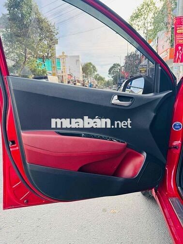 Huyndai i10 Hatchback AT 2018 (Xe Rất Mới)