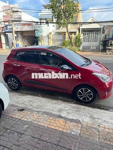 Huyndai i10 Hatchback AT 2018 (Xe Rất Mới)