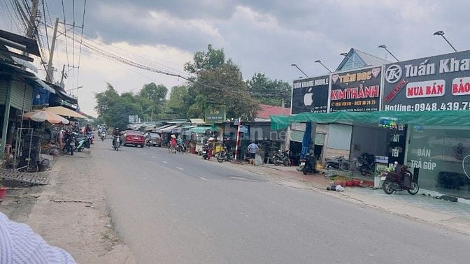 Cần Bán Lô Đất 172m2 Giá 1 tỷ 550 , Ngay Chợ Chánh Lưu , Sát DT741