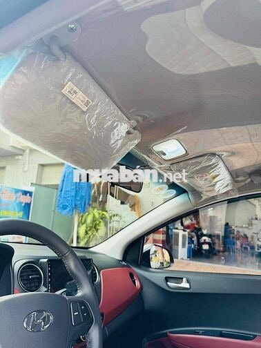 Huyndai i10 Hatchback AT 2018 (Xe Rất Mới)