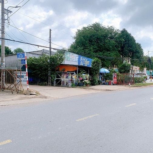 Cần Bán Lô Đất 172m2 Giá 1 tỷ 550 , Ngay Chợ Chánh Lưu , Sát DT741