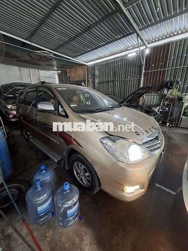 Toyota Innova 2008 J - 132000 km