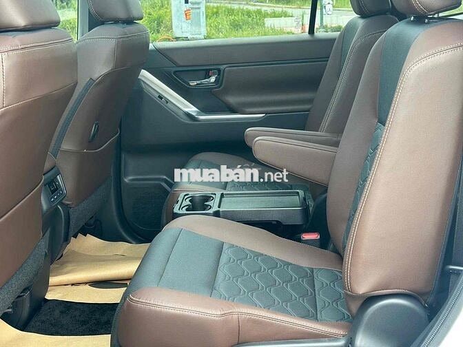 Bán gấp Innova Hybrid 2024 đk 5/25 Hiếm có khó tìm