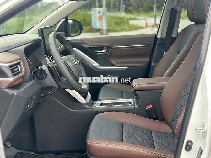 Toyota Innova Cross 2025 - 2000 km Siêu Lướt
