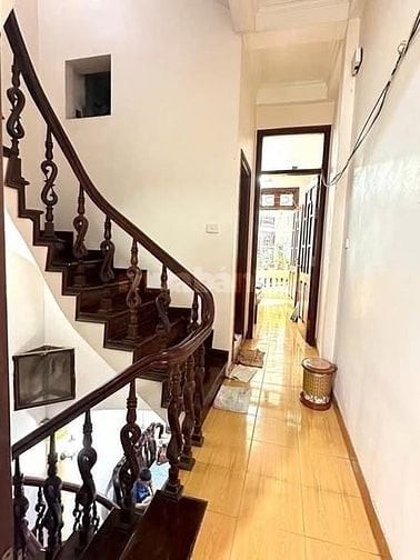 Nguyễn Văn Huyên -gần CV Nghĩa đô -ÔTÔ ĐỖ CỬA -3 THOÁNG - 41m2 x 4 Ngủ
