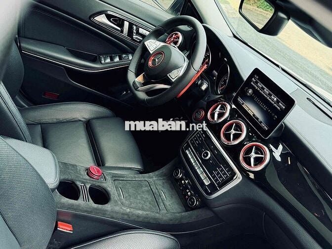 Mercedes CLA 250 4Matic 2018 chỉ 8XX đúng CHẤT