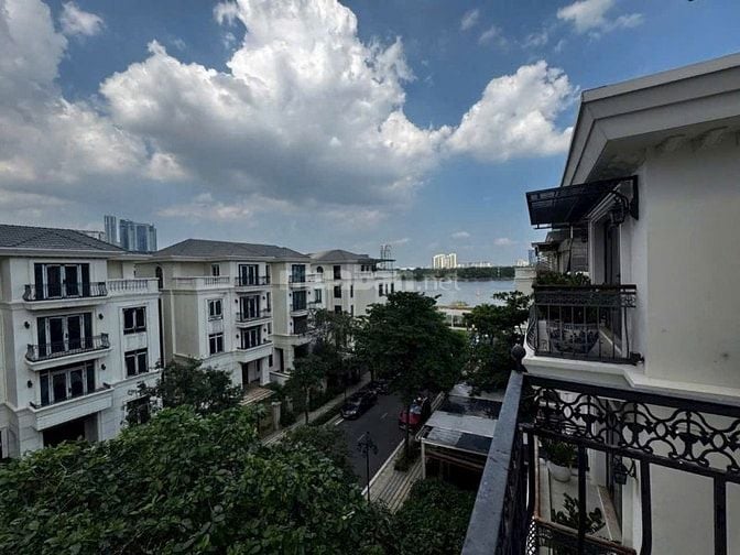 Cho thuê biệt thự bason q1 . • Kết cấu : 1 Hầm  + 4 tầng