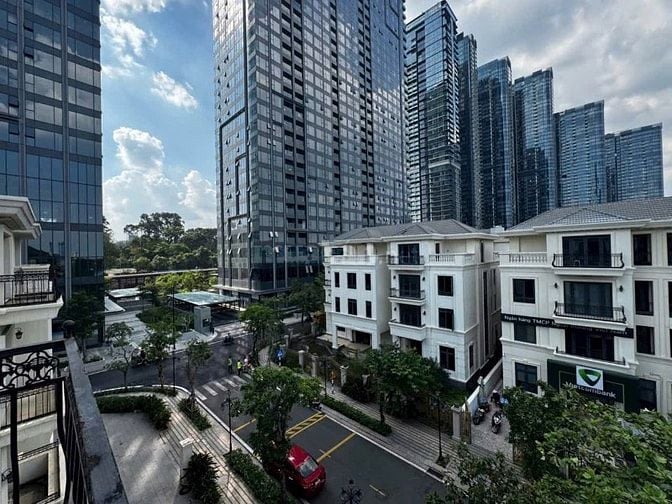 Cho thuê biệt thự bason q1 . • Kết cấu : 1 Hầm  + 4 tầng