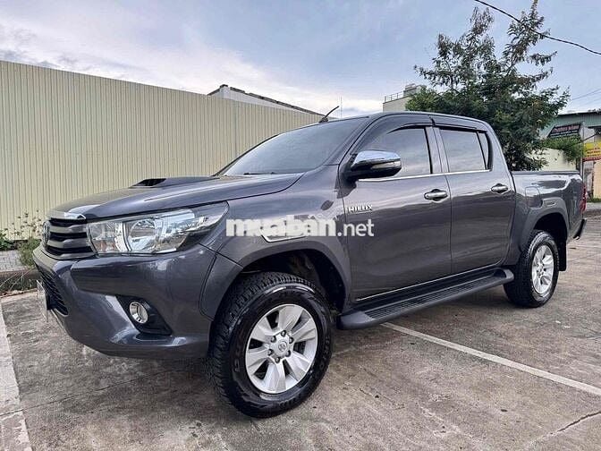 Toyota Hilux 2015 2.5E 4x2 MT - 100000 km