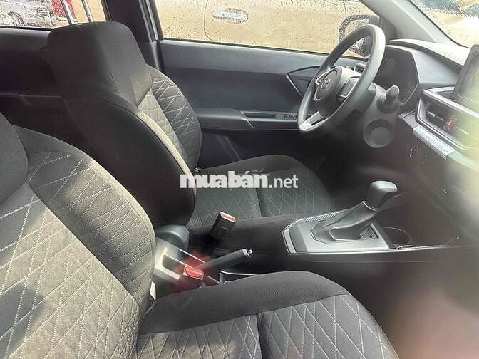 Toyota Wigo 2024 G 1.2 AT - 1900 km