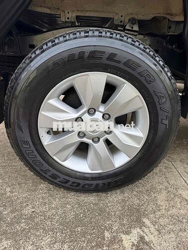 Toyota Hilux 2015 2.5E 4x2 MT - 100000 km