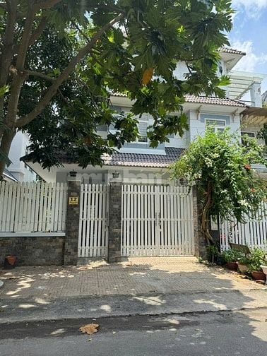 Chính chủ cho thuê biệt thự 3 tầng khu dân cư Khang An, Quận 9, 8x20