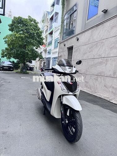 CẦN BÁN XE SH-150i Nhập Ý - 2 đĩa trắng đen .