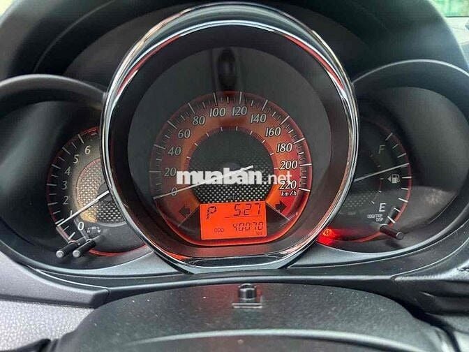 Toyota Yaris 2015 1.3G - xe đẹp BH HÃNG 1 năm