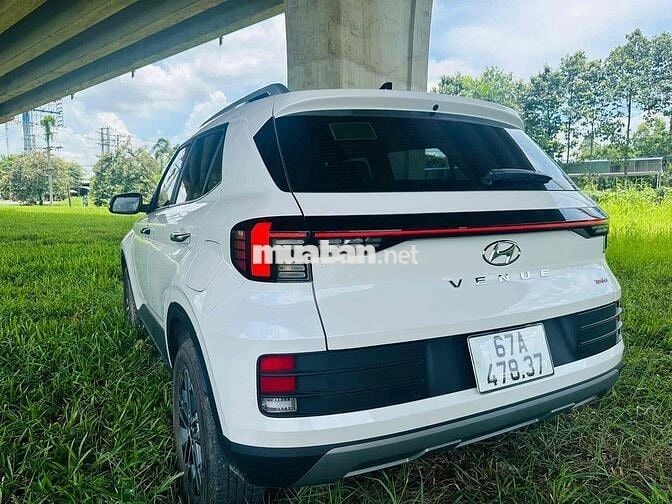 Hyundai Venue 2025 - 2000 km