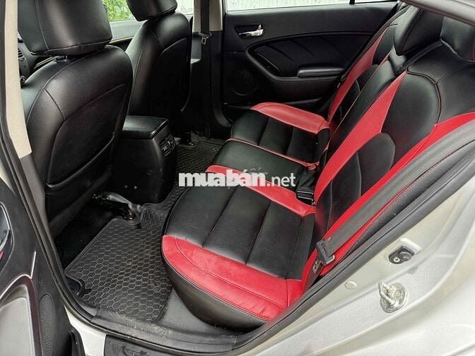 Kia K3 2015 số sàn bản đủ