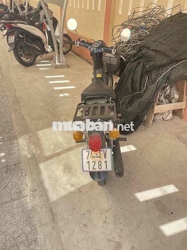 Honda Super Cub 81-50, màu xanh đen
