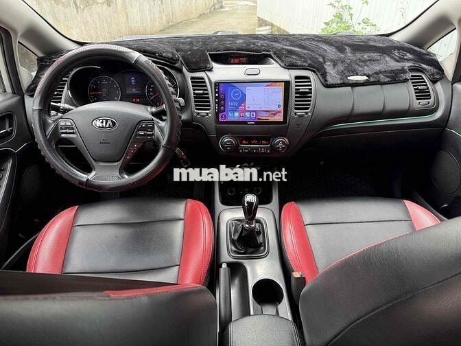 Kia K3 2015 số sàn bản đủ