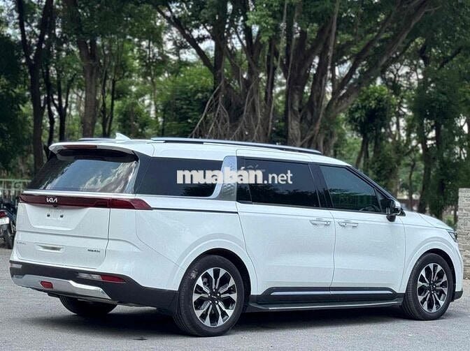 Kia Carnival 2.2D Premium 8 chỗ sx 2022 trắng