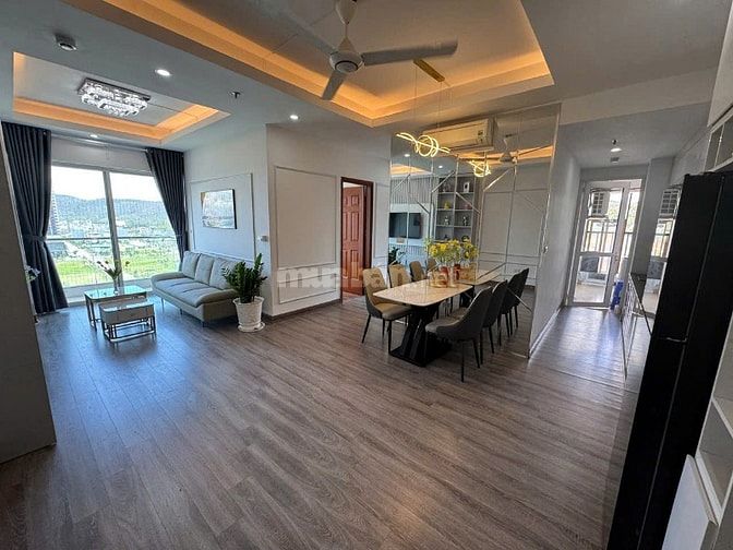 Cho thuê căn hộ cao cấp Green Bay Tower 17T1 3PN 90m2 view biển đầy đủ