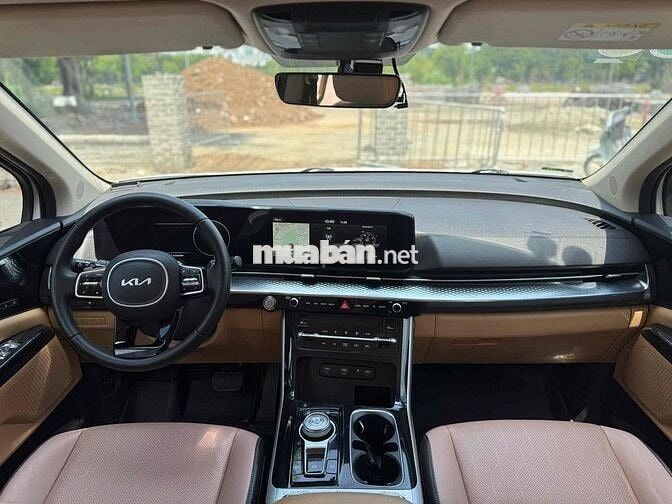 Kia Carnival 2.2D Premium 8 chỗ sx 2022 trắng