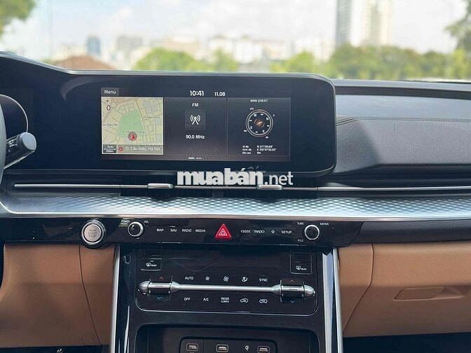 Kia Carnival 2.2D Premium 8 chỗ sx 2022 trắng