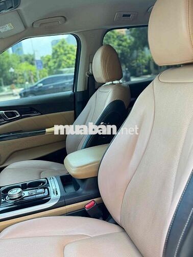 Kia Carnival 2.2D Premium 8 chỗ sx 2022 trắng