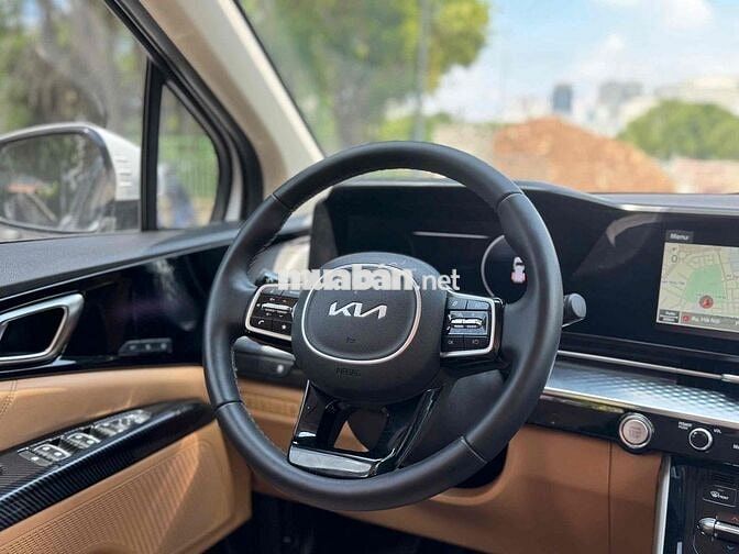 Kia Carnival 2.2D Premium 8 chỗ sx 2022 trắng