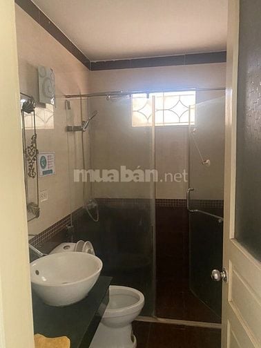 CC cho thuê nhà nguyên căn 4 tầng, ngõ rộng Huỳnh Thúc Kháng (kéo dài)