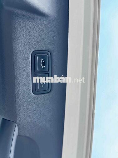 Kia Carnival 2.2D Premium 8 chỗ sx 2022 trắng
