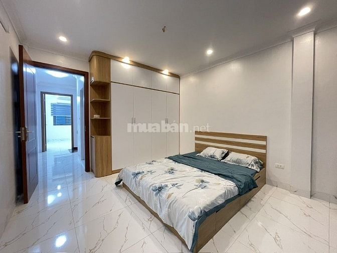 Bán nhà phố Chùa Bộc thoáng trước sau, dt 50m2, 5t, mt 4m. đẹp ở ngay.