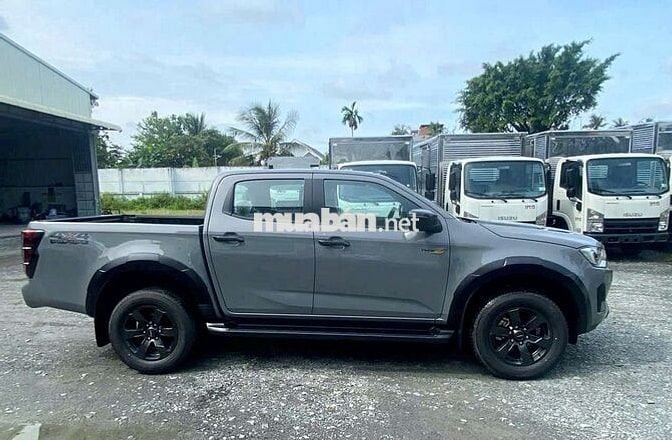 Dmax TypeZ 4x4 AT nhập Thái Lan