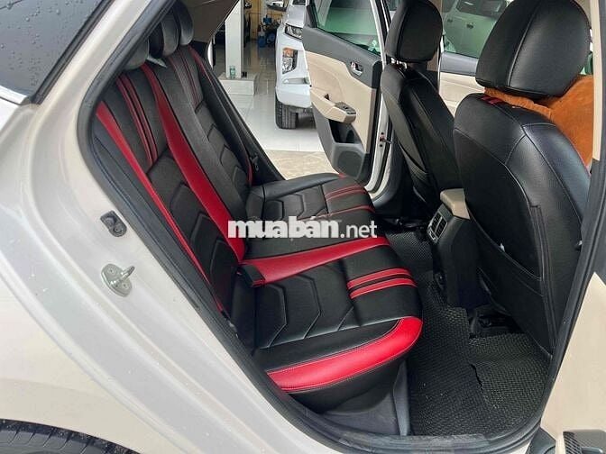 Hyundai Accent 2023 1.4 AT - 80000 km