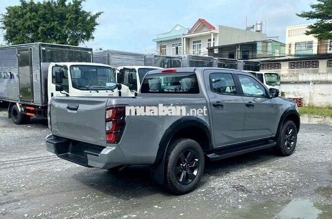 Dmax TypeZ 4x4 AT nhập Thái Lan