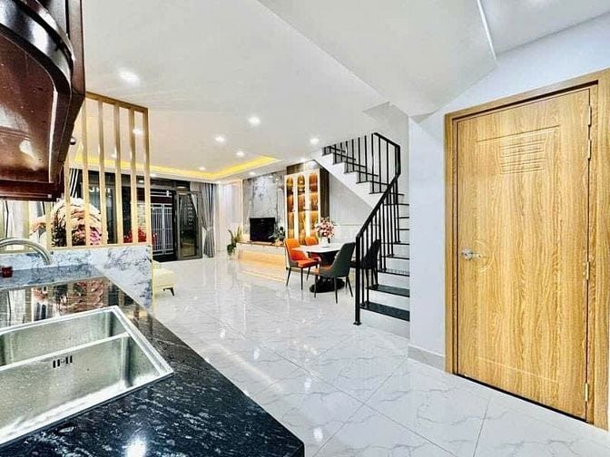 Bán nhà đẹp Út Tịch, Tân Bình / 60m2 / 2 tỷ 190 triệu / sổ hồng riêng 