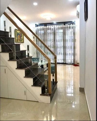 Cần bán nhà hẻm ôtô ngay hẻm 80 Đuờng Trần Quang Diệu, DT 39m2.