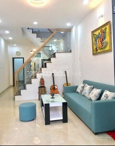 Cần bán nhà hẻm ôtô ngay hẻm 80 Đuờng Trần Quang Diệu, DT 39m2.