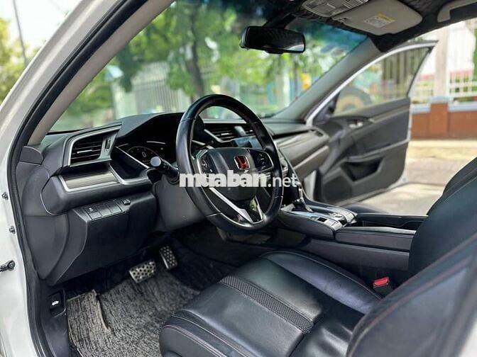 Honda Civic 2019 RS 1.5 AT chạy cực bốc