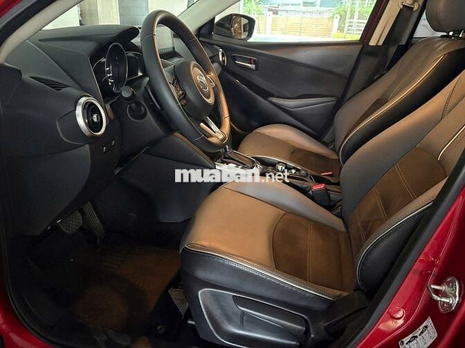Mazda 2 2021 1.5 Luxury - 22000 km