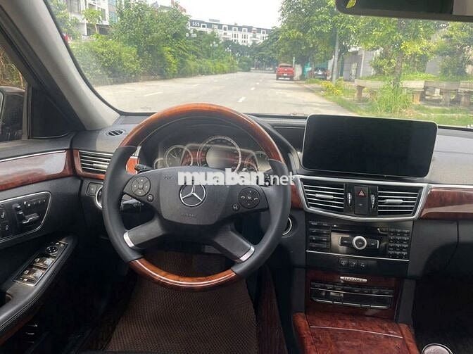 Mercedes Benz E Class 2010 E300 - 110000 km