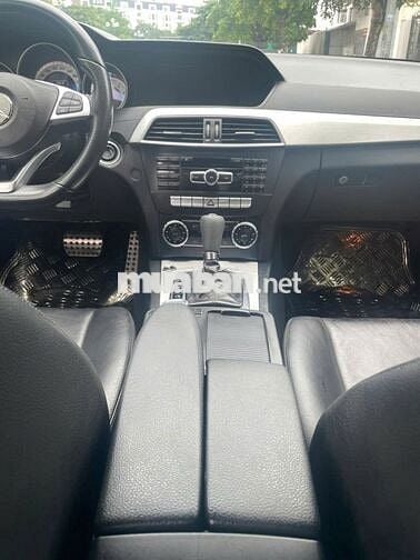 Mercedes Benz C Class 2011 C300 AMG - 100000 km