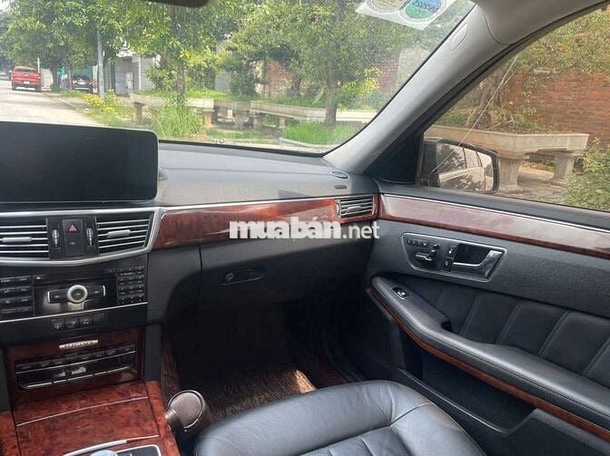 Mercedes Benz E Class 2010 E300 - 110000 km