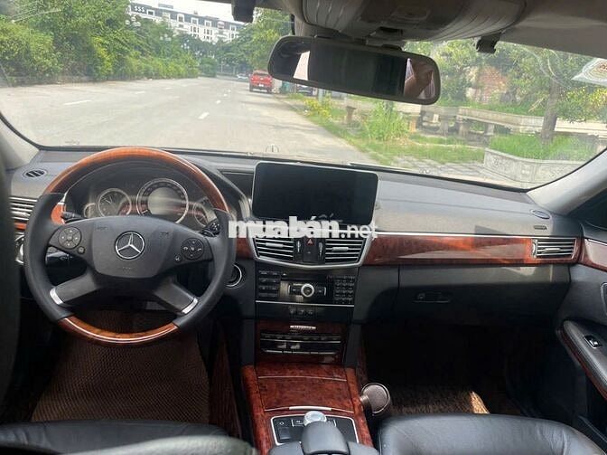 Mercedes Benz E Class 2010 E300 - 110000 km