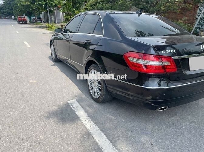 Mercedes Benz E Class 2010 E300 - 110000 km