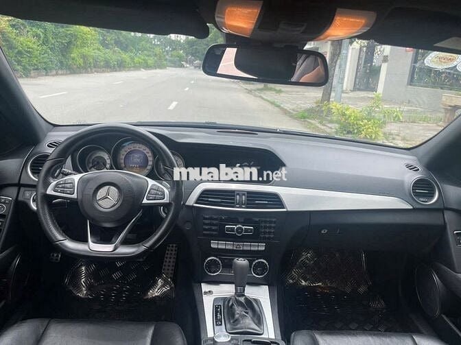 Mercedes Benz C Class 2011 C300 AMG - 100000 km