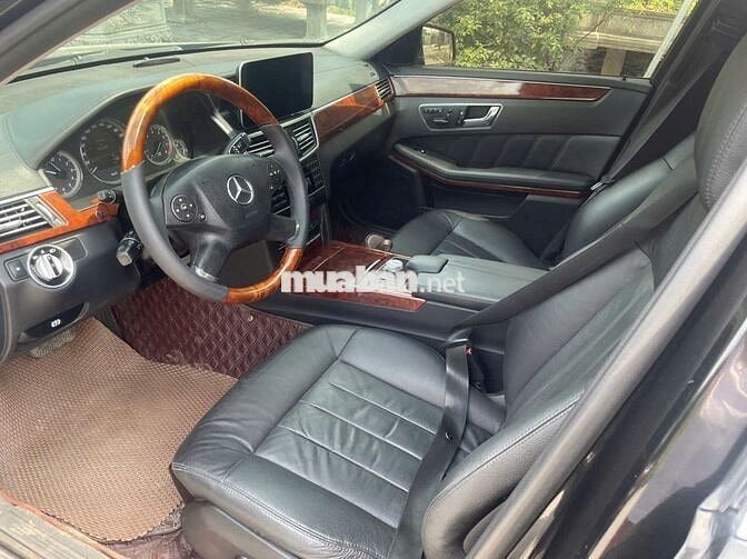 Mercedes Benz E Class 2010 E300 - 110000 km