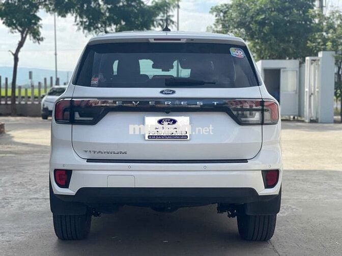 Ford Everest 2024 Titanium 2.0L 4x2 AT - 22000 km