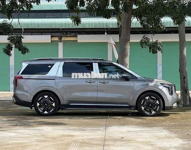 Kia New Carnival 2.2D Signature 7 ghế - VIN 2024